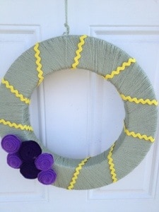 DIY Spring Yarn Wreath
