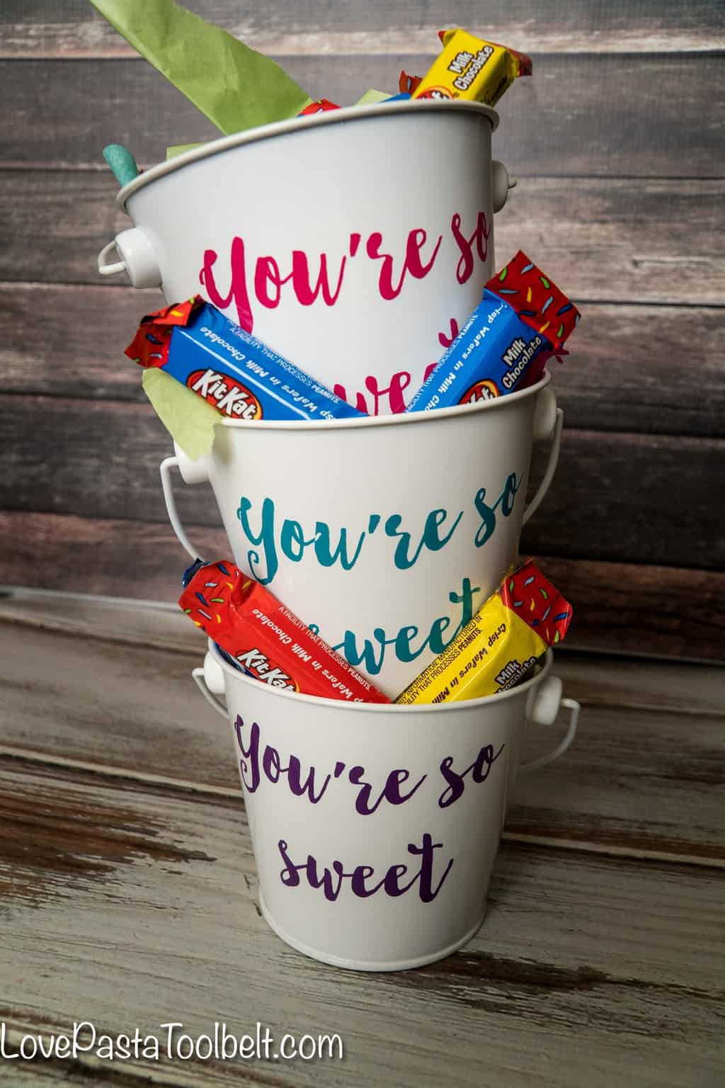Add a little sweetness to your party with these "You're So Sweet" Party Favors. These are a perfect party favor that you can customize for your party theme. A simple DIY craft using your Silhouette and some delicious candy. #ad #letsbirthday