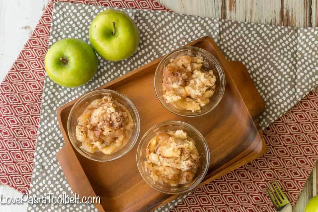 Pick up some fresh apples and whip up this delicious Apple Crumble for your next dessert! 