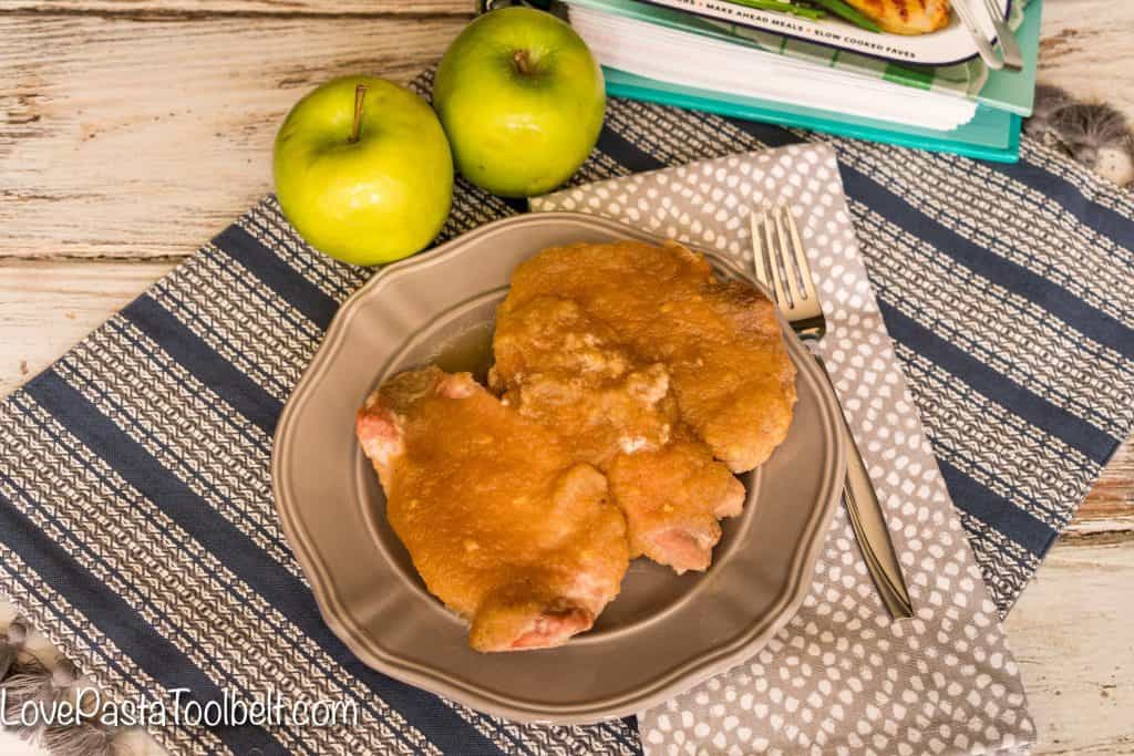 Enjoy some delicious fall flavors with minimal work with this recipe for Applesauce Glazed Pork Chops {sponsored}