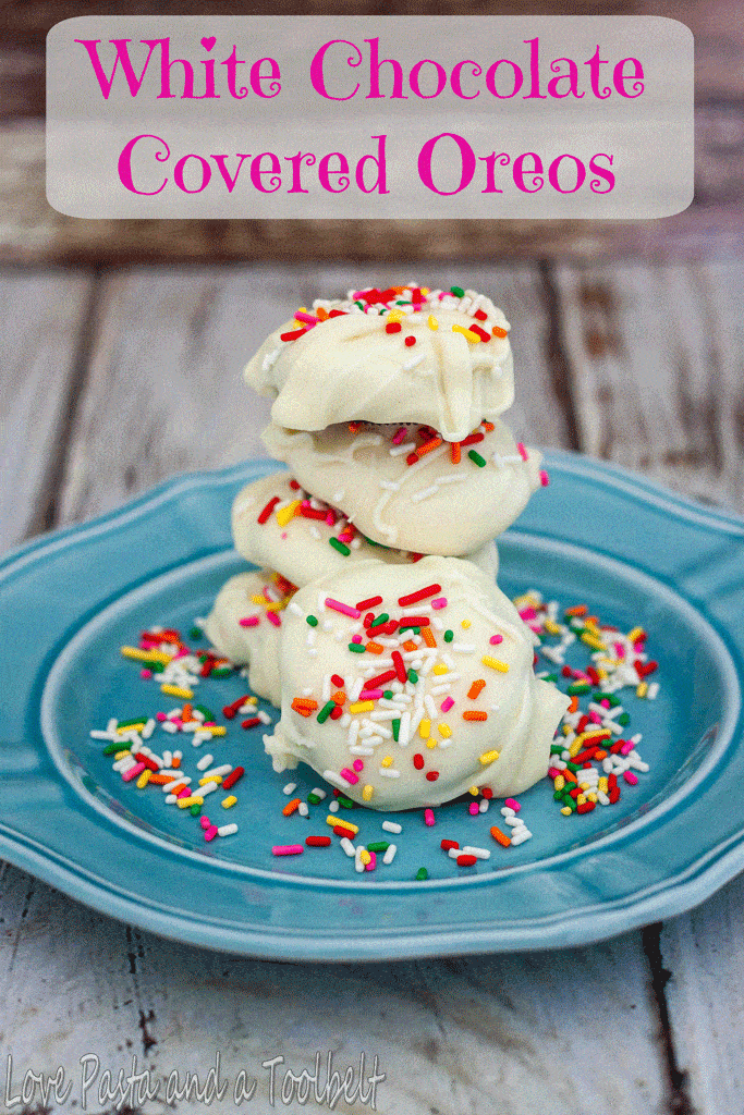 Satisfy your sweet tooth with these White Chocolate Covered Oreos- Love, Pasta and a Tool Belt | desserts | cookies | Oreos | white chocolate | sprinkles | recipes | 