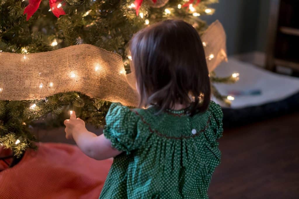 10-Christmas-Traditions-to-Start-with-Toddlers
