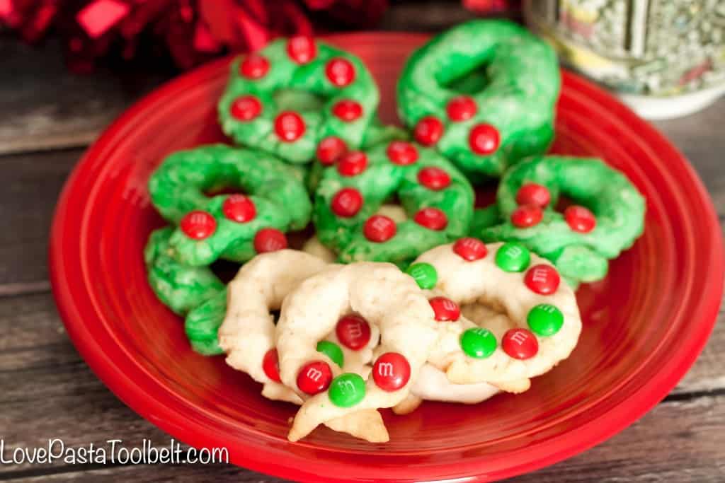 Make some holiday memories with these simple Christmas Wreath Cookies!- Love, Pasta and a Tool Belt #BakingInTheMemories #ad 