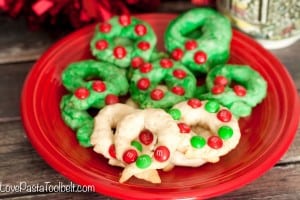 Make some holiday memories with these simple Christmas Wreath Cookies!- Love, Pasta and a Tool Belt #BakingInTheMemories #ad