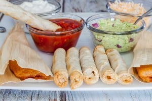 Game Day Toppings Bar with Delimex- Love, Pasta and a Tool Belt #ad #DelimexFiesta | Fiesta | Game Day | Toppings Bar | Mexican food | Food |