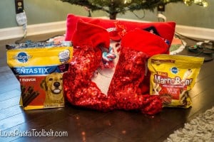 Don't forget your pup this Christmas with these Stocking Stuffer Ideas for Your Dog- Love, Pasta and a Tool Belt #ad #ClausandPaws | Dog ideas | Dog treats | Stocking Stuffers | Gift Ideas | Gifting |