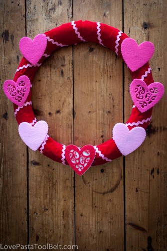 Easy Valentine's Wreath- Love, Pasta and a Tool Belt | Wreath | Valentine's Day | Valentine's Decor | Decoration |