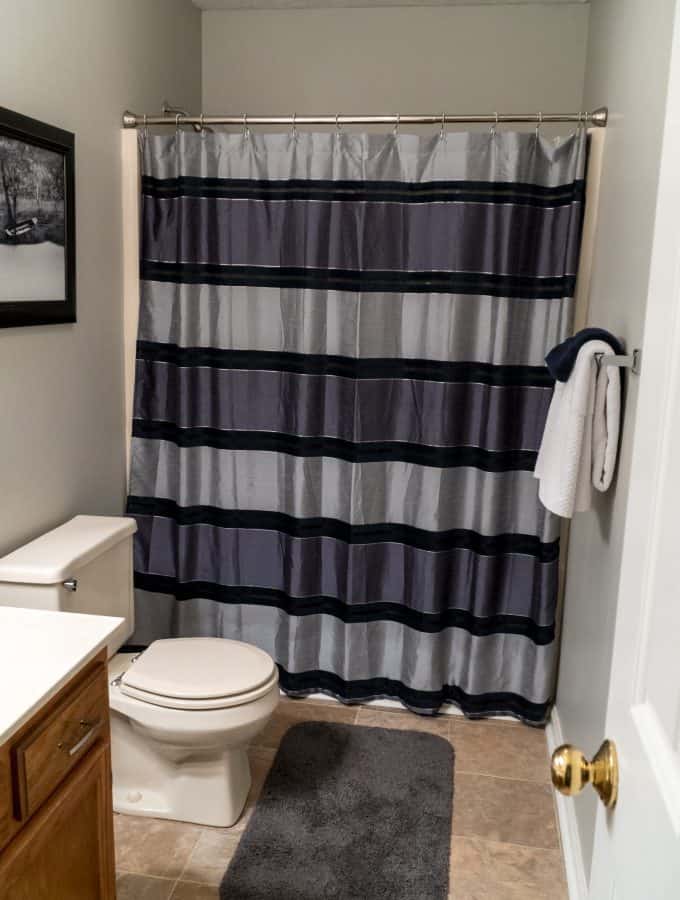 You don't need big bucks to change a room, small changes can make such a huge difference. Check out our tips for How to Update Your Guest Bathroom on a Budget