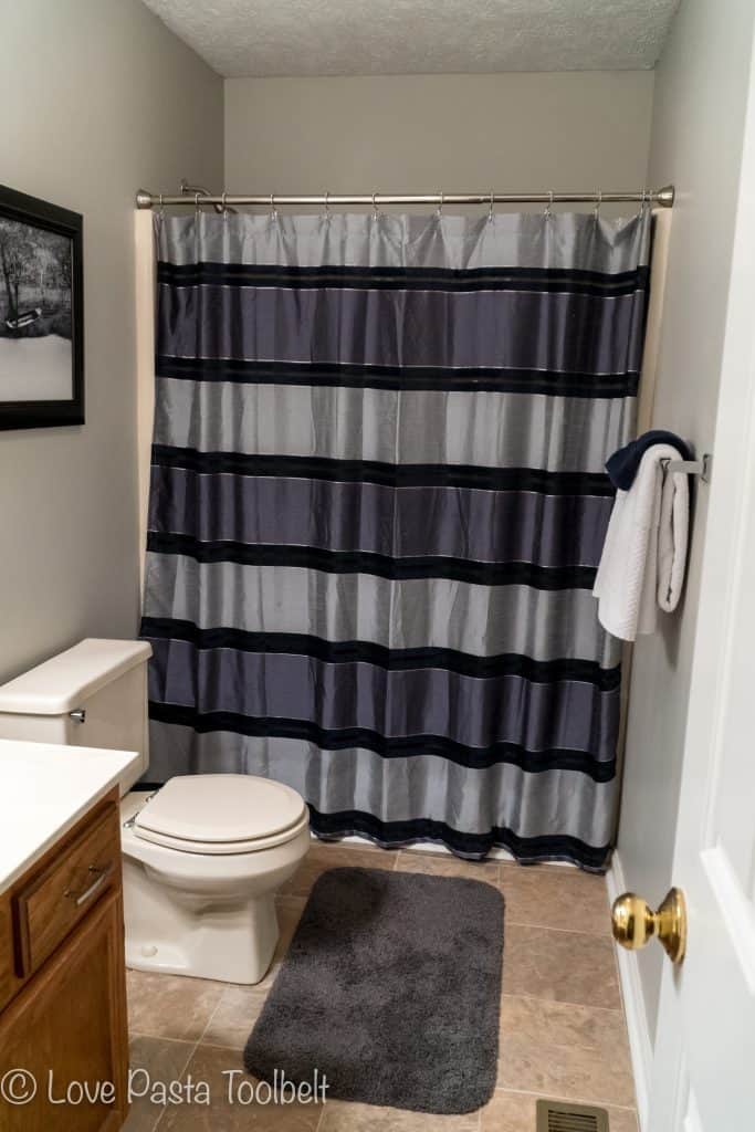 You don't need big bucks to change a room, small changes can make such a huge difference. Check out our tips for How to Update Your Guest Bathroom on a Budget 