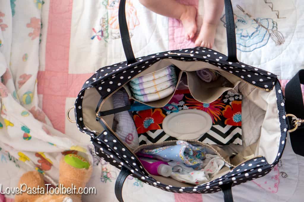 Leaving the house as a new mom meant going through a check list in my head to make sure I had everything I needed. I'm making it easier for you with a New Mom's How-to Guide to Packing the Diaper Bag