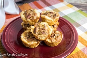 These simple Mini Pecan Cakes are best served alongside a cup of hot cocoa!- Love, Pasta and a Tool Belt #KCup #HotCocoa, #IC (ad) | desserts | recipes | food | dessert ideas |