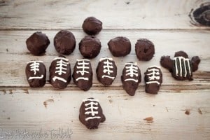 OREO Cookie Ball Footballs- Love, Pasta and a Tool Belt #ad #OREOCookieBalls