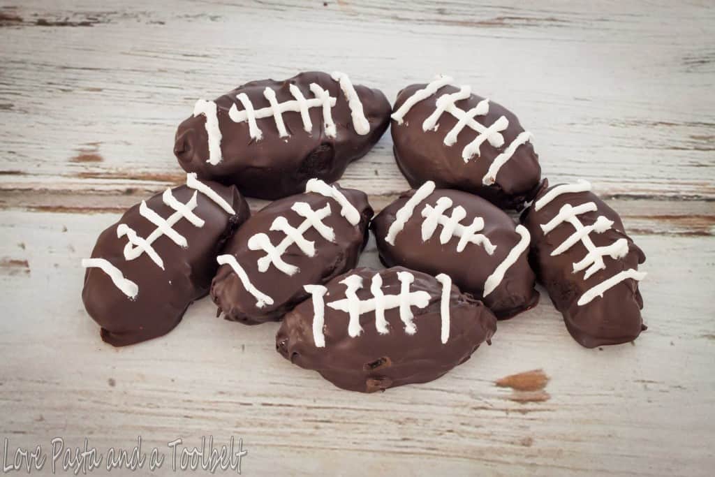 OREO Cookie Ball Footballs- Love, Pasta and a Tool Belt  #ad #OREOCookieBalls