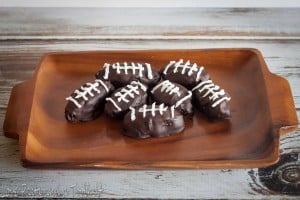 OREO Cookie Ball Footballs- Love, Pasta and a Tool Belt #ad #OREOCookieBalls
