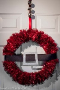 DIY Santa Wreath is a cute decoration for your front door- Love, Pasta and a Tool Belt | Christmas | Decor | Wreaths | DIY | Crafts |