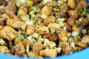 slow-cooker-dressing_close-up