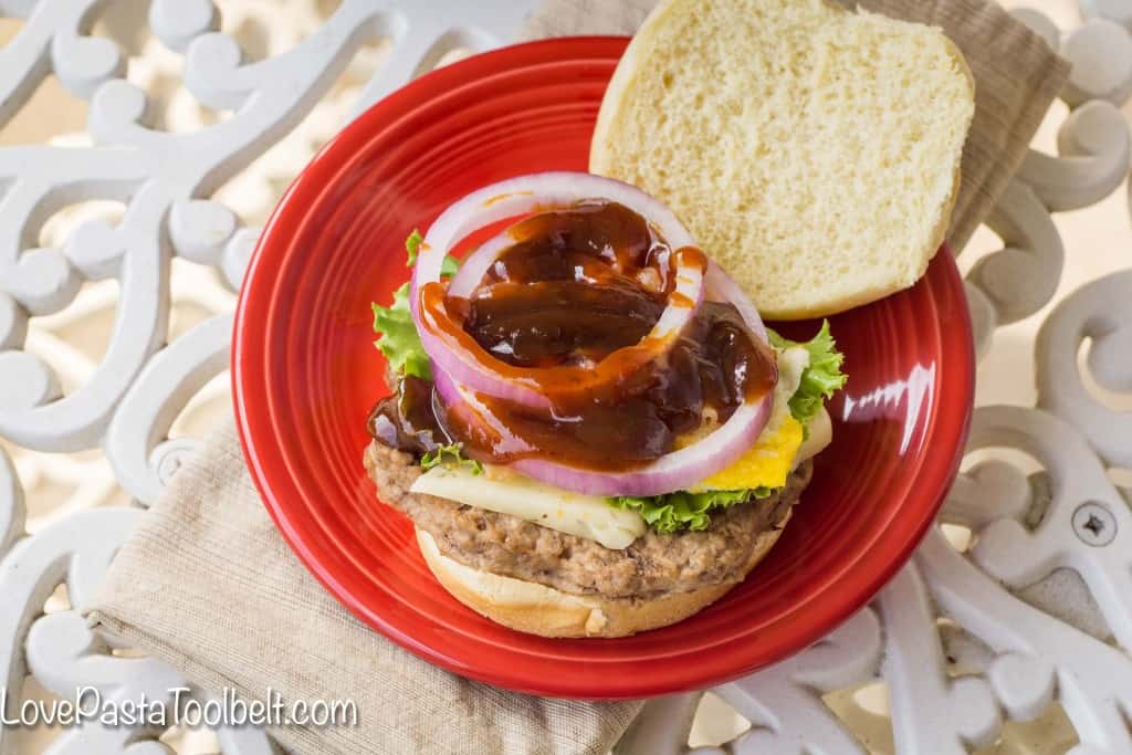 AD Try out this Fried Egg & Bacon Burger with Tyson® Ball Park® Patties for an easy and delicious dinner- Love, Pasta and a Tool Belt | dinner | recipes | easy dinner ideas | Hamburger | cheeseburger | 