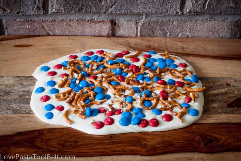 White Chocolate M&M Bark- Love, Pasta and a Tool Belt #HeroesEatMMs #CollectiveBias #shop