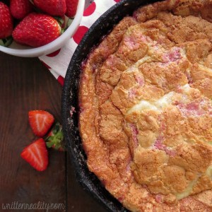 skillet-strawberry-cobbler