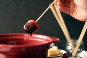 slow-cooker-chocolate-fondue-06